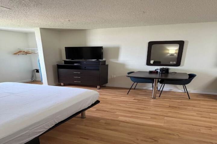Room 2 of 23