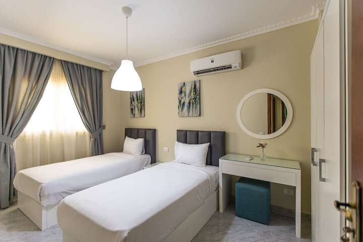 Room 5 of 38