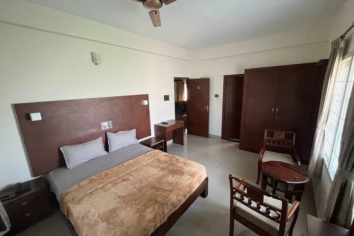 Room 10 of 21
