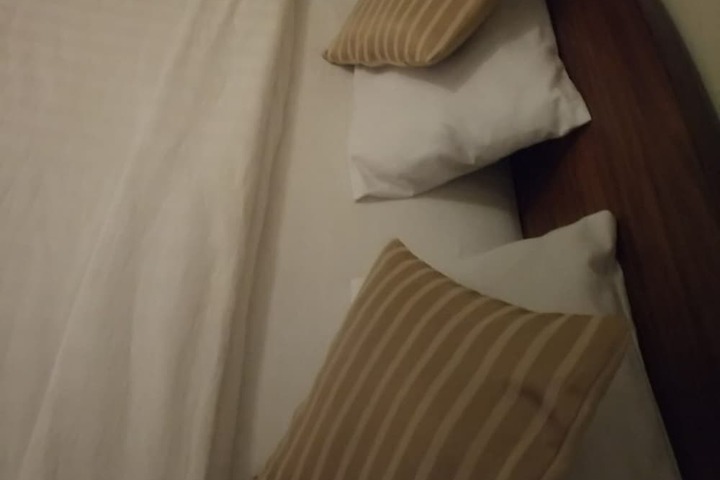 Room 5 of 17