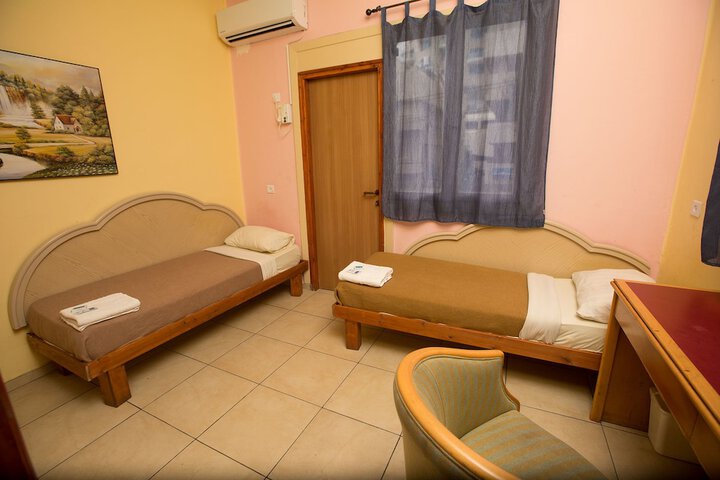 Room 18 of 31