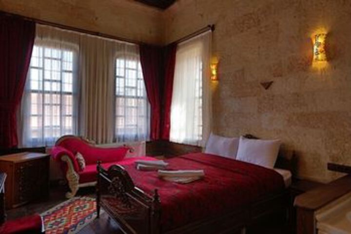 Room 15 of 32