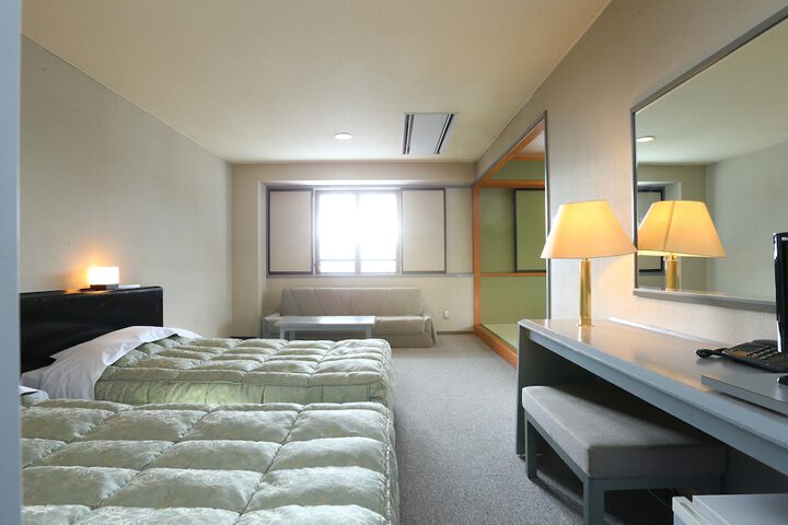 Room 15 of 60