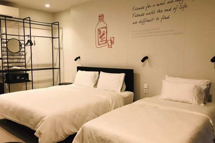 Room 20 of 115
