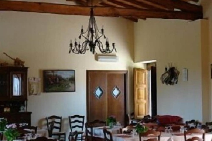 Dining 5 of 14