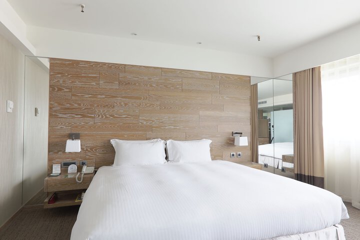 Room 10 of 74