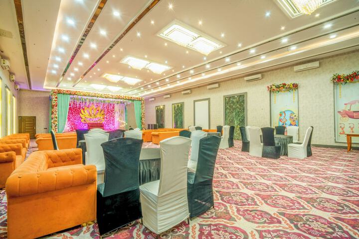 Ballroom/Hall 59 of 93