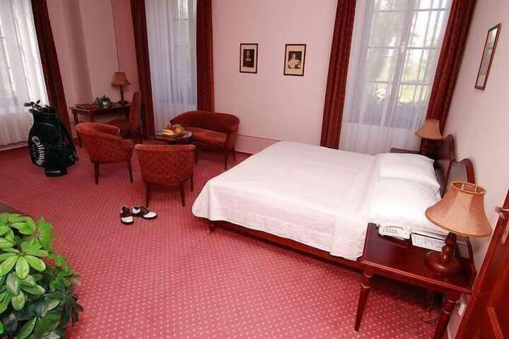 Room 15 of 46