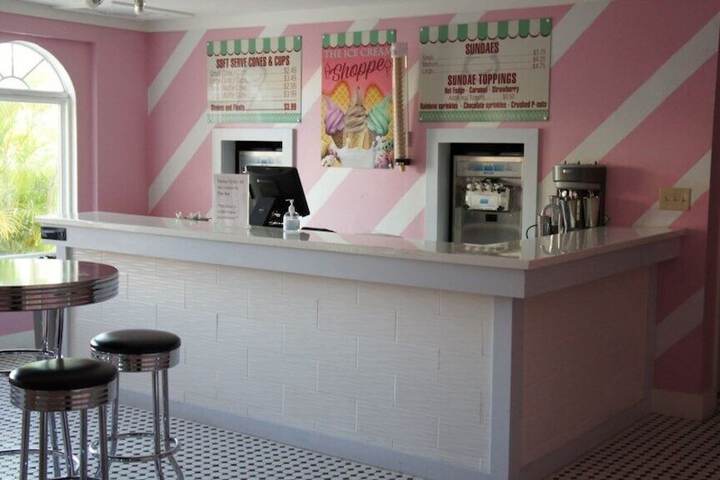 Dining Photos