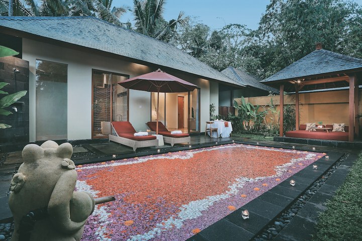 Hotel Exterior 166 of 171