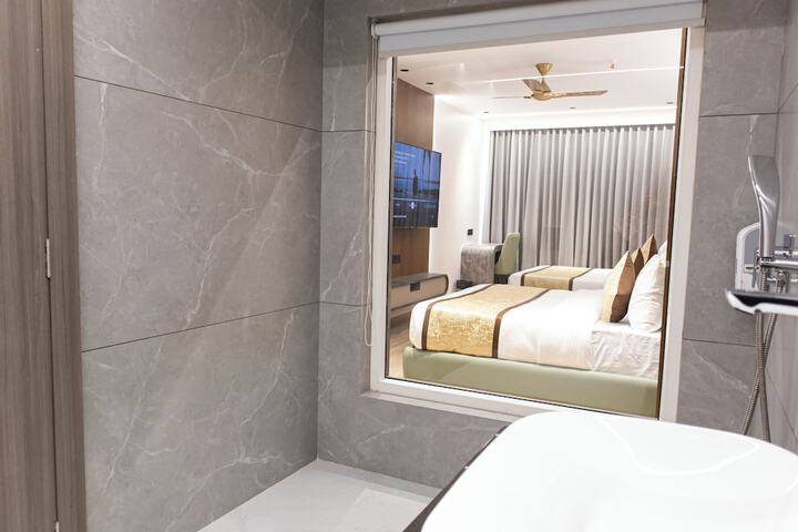 Room 198 of 221