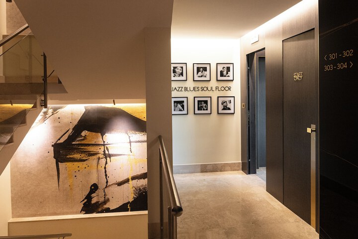 Ballroom/Hall 45 of 49