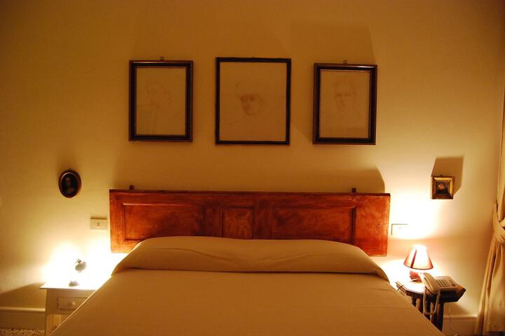 Room 18 of 65