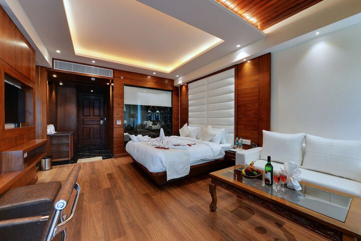 Room 12 of 40