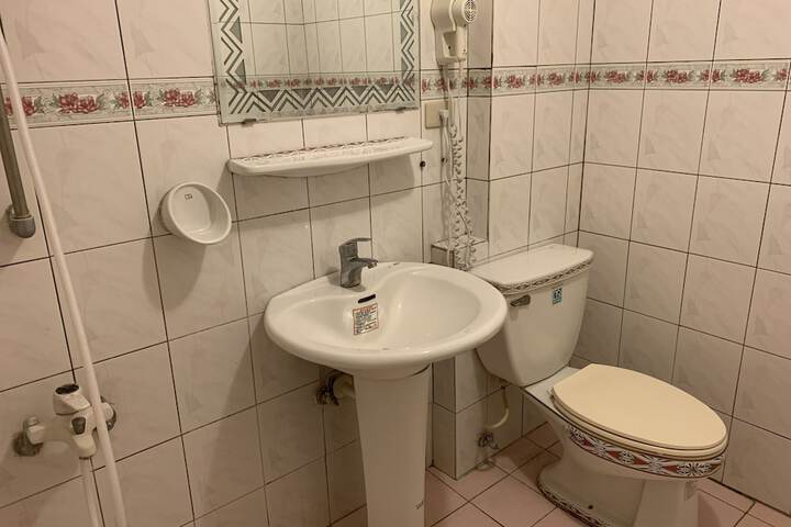 Room 12 of 14