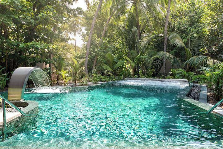 Pool 104 of 161