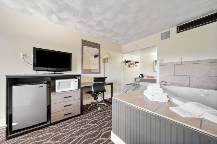 Room 18 of 38
