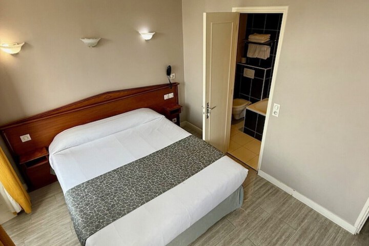 Room 34 of 55