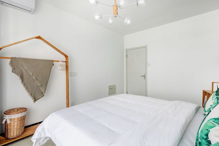 Room 5 of 22