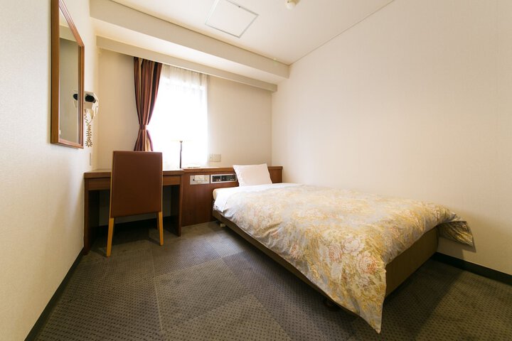 Room 6 of 37