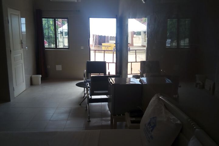 Room 2 of 16