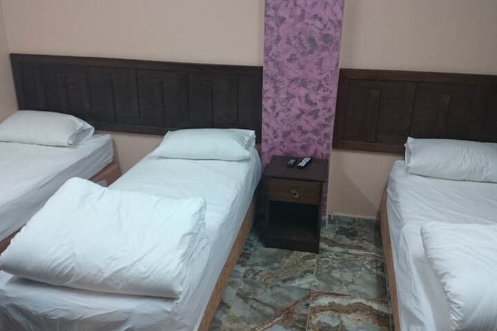 Room 5 of 40