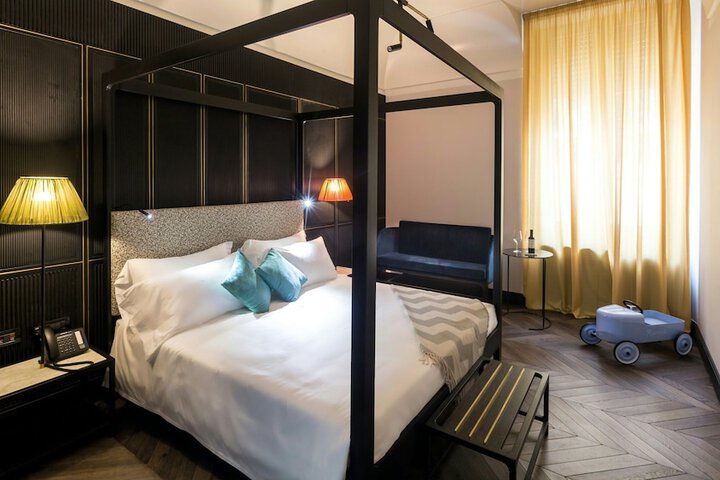 Room 16 of 50