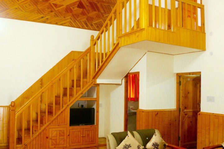 Room 5 of 16