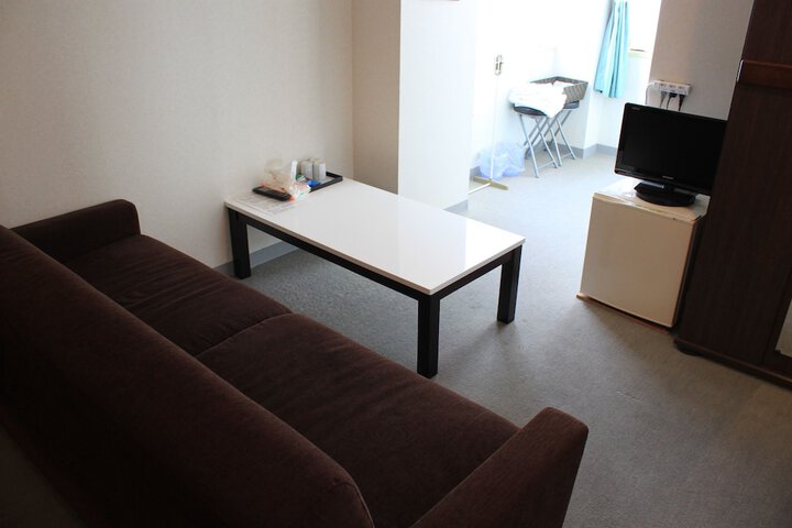 Room 12 of 48