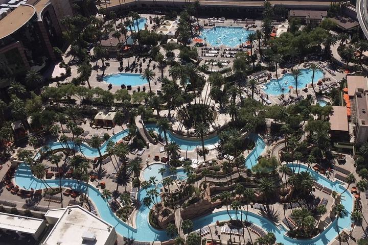 Pool 378 of 438