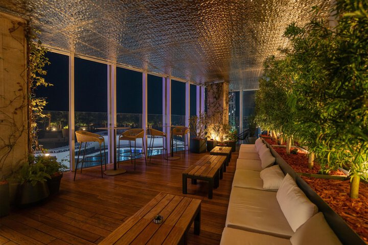 Lounge 171 of 204