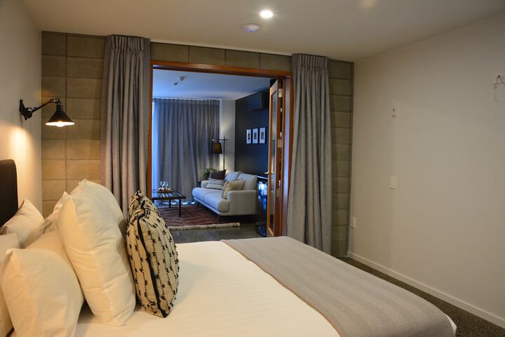 Room 7 of 87