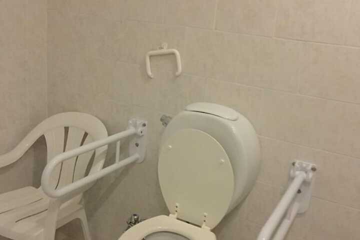 Room 10 of 11