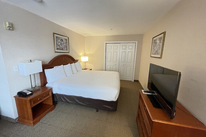 1 King Bed (7 of 31)