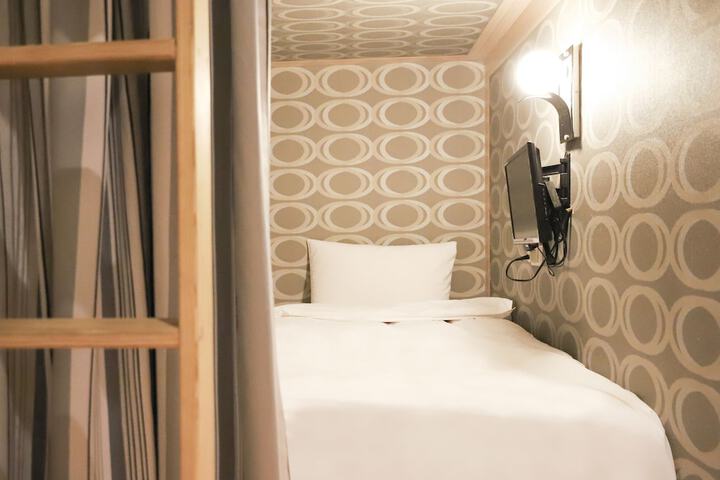 Room 22 of 59