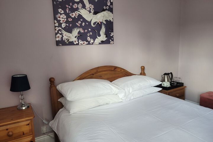 Room 10 of 12