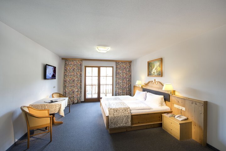 Room 4 of 22