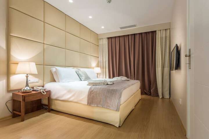 Room 8 of 46