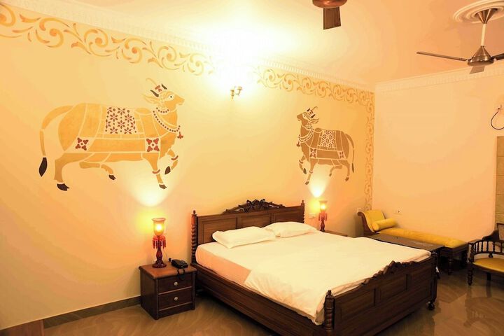 Room 30 of 61