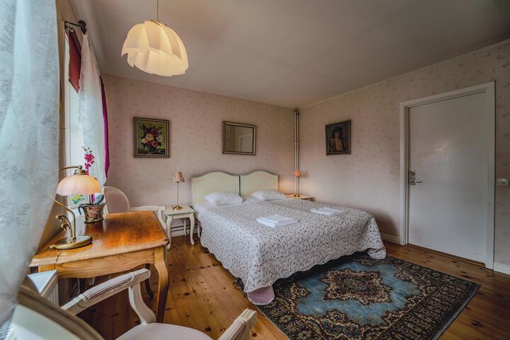 Room 28 of 148