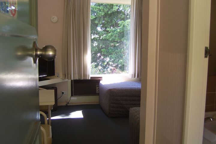 Room 19 of 87