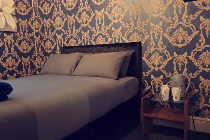 Room 2 of 39