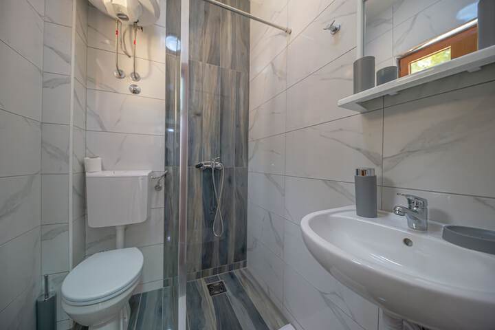 Room 15 of 21