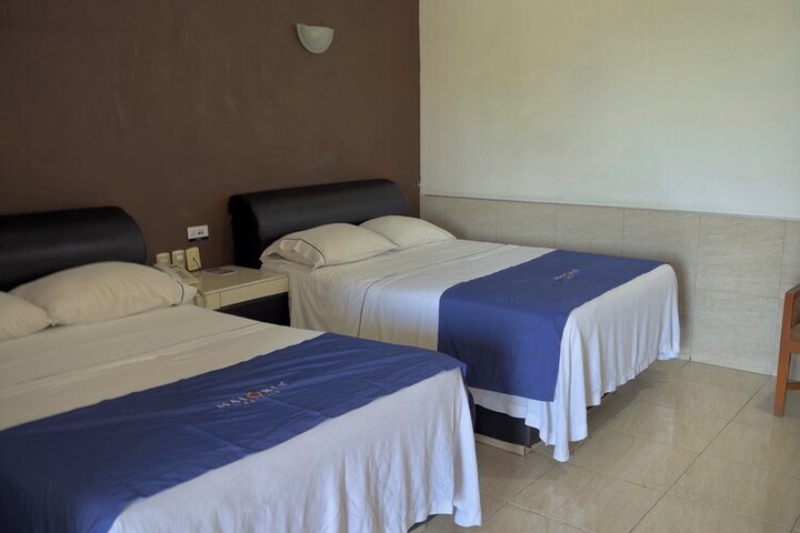 Room 10 of 87