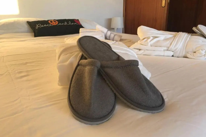 Room 3 of 12