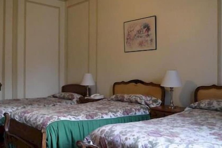 Room 28 of 44