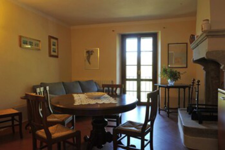 Room 13 of 34