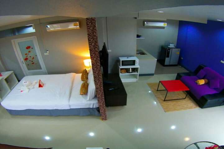 Room 10 of 26