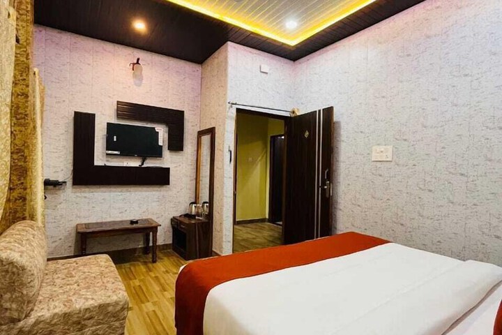 Room 6 of 7