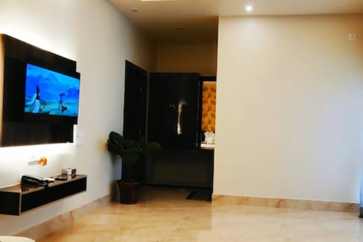 Room 3 of 25